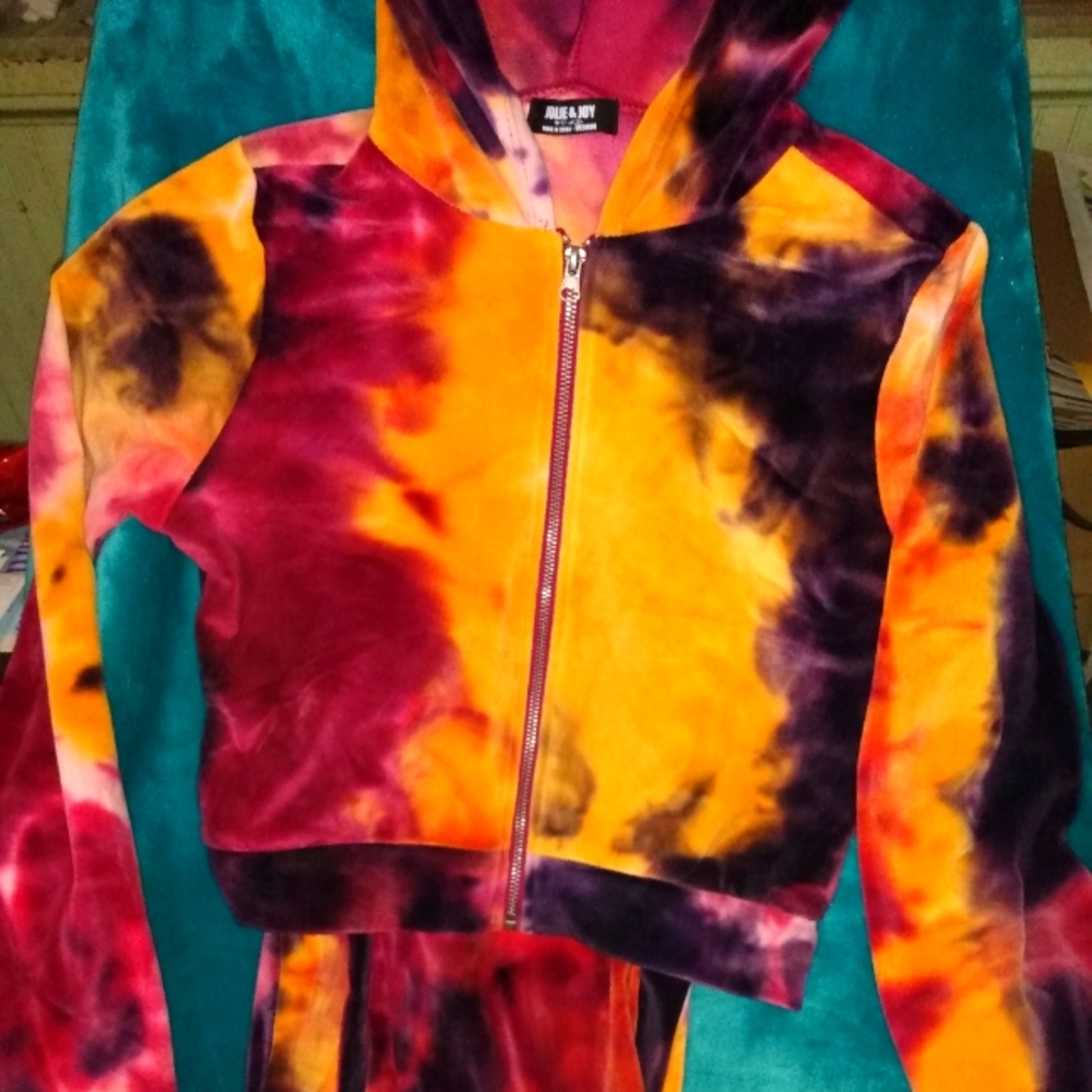 Jogging suit